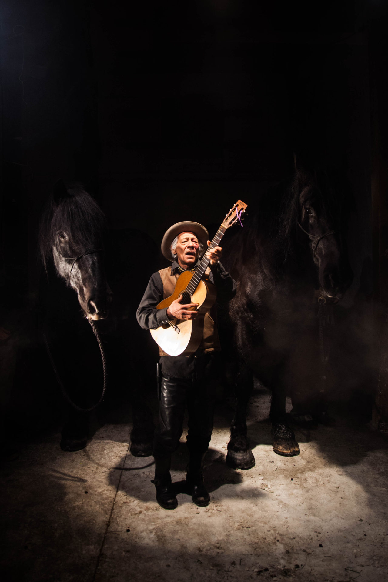 Blackhorse – Caravan Farm Theatre  